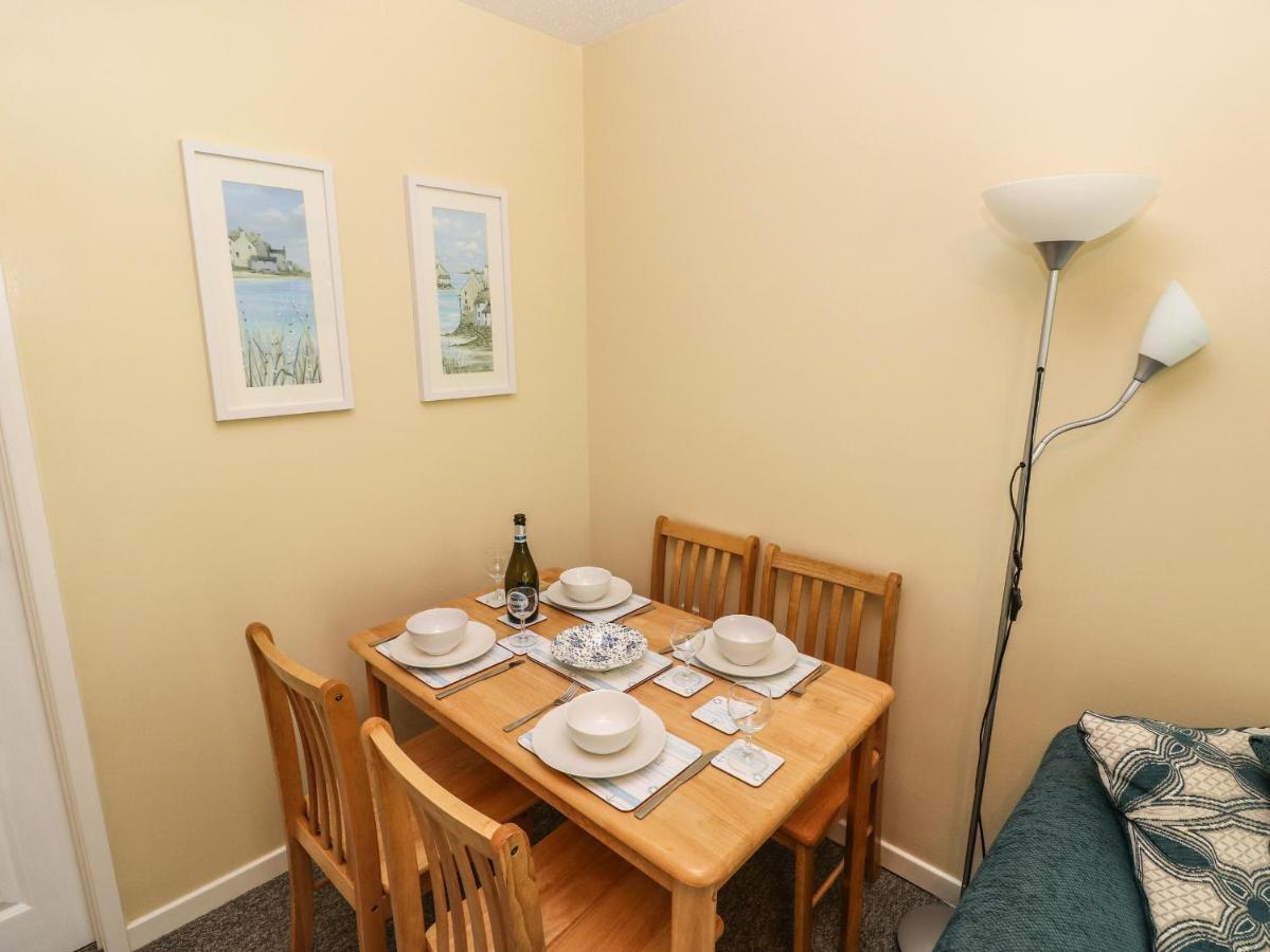 Вилла Number 6 Oxwich Leisure Park Суонси Экстерьер фото